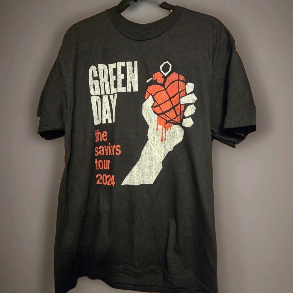 Green Day The Saviors Tour T Shirt Heart In Hand Grenade Unisex Large NWOT